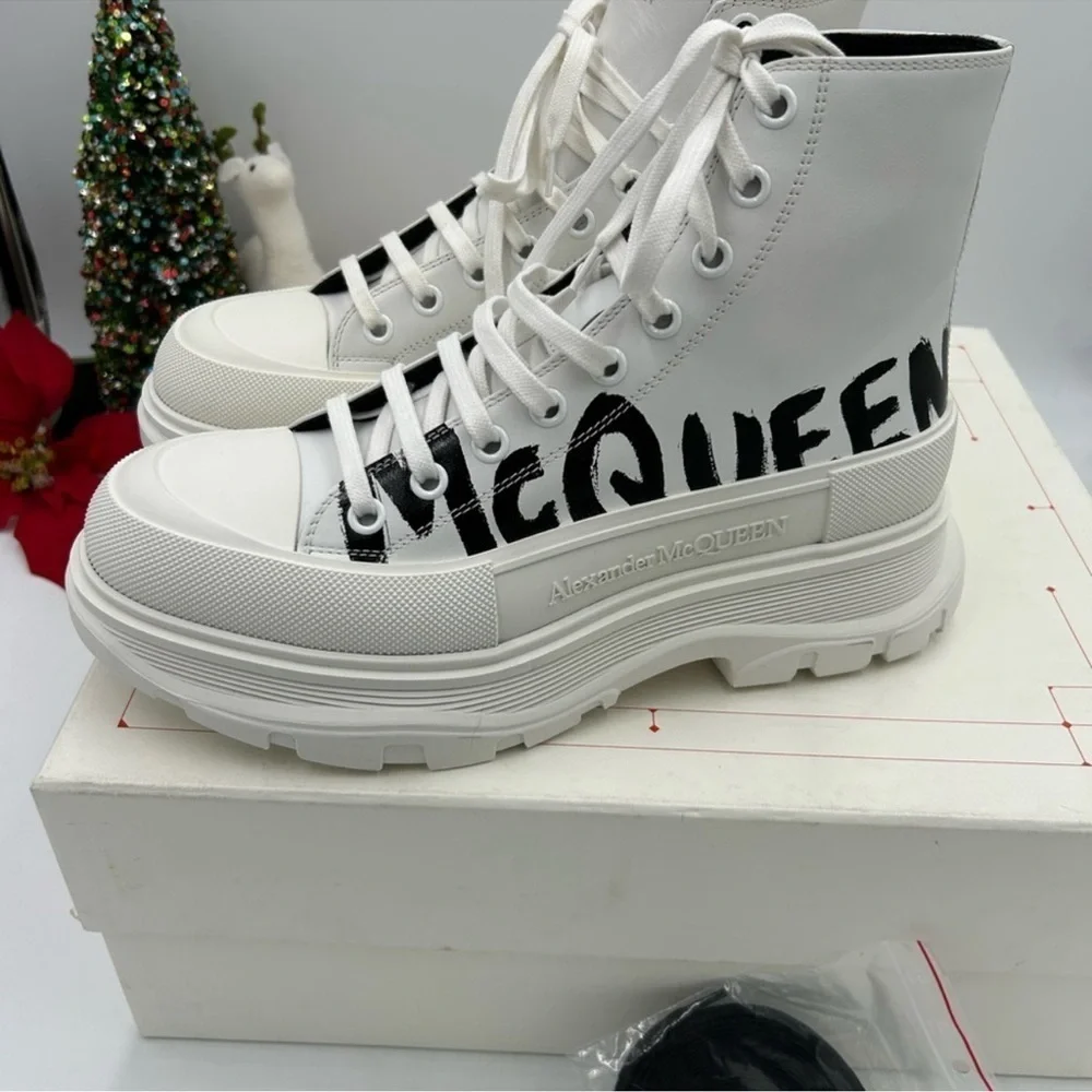 Men’s Alexander McQueen leather sneaker boots size 42 made in Italy